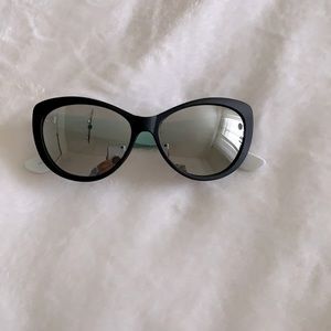Mirrored  cat sunglasses
